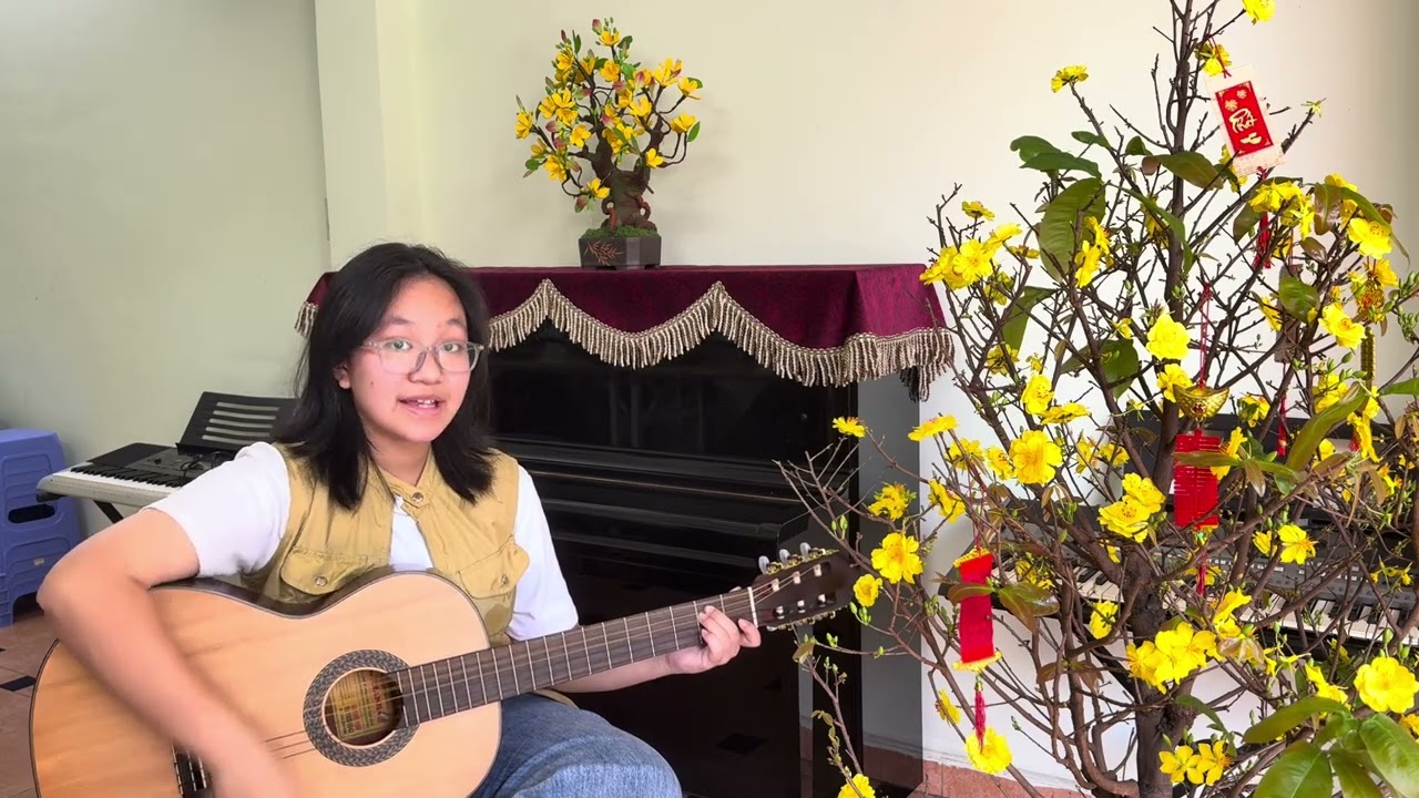  học trò mới học đàn được 4 buổi nè . Đệm hát cơ bản chuyển hợp âm cũng được rồi sdt 0902714114. 