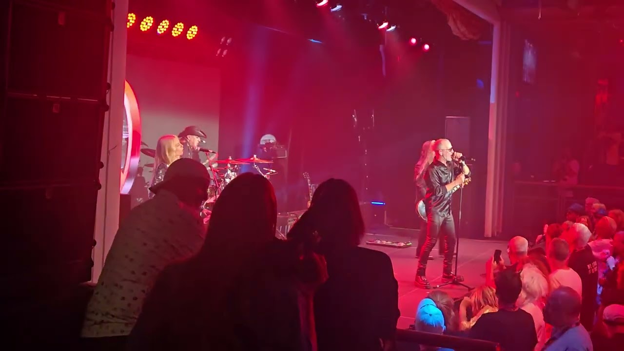 Men Without Hats 2000 Light Years From Home live  2nd Set 80's Cruise 