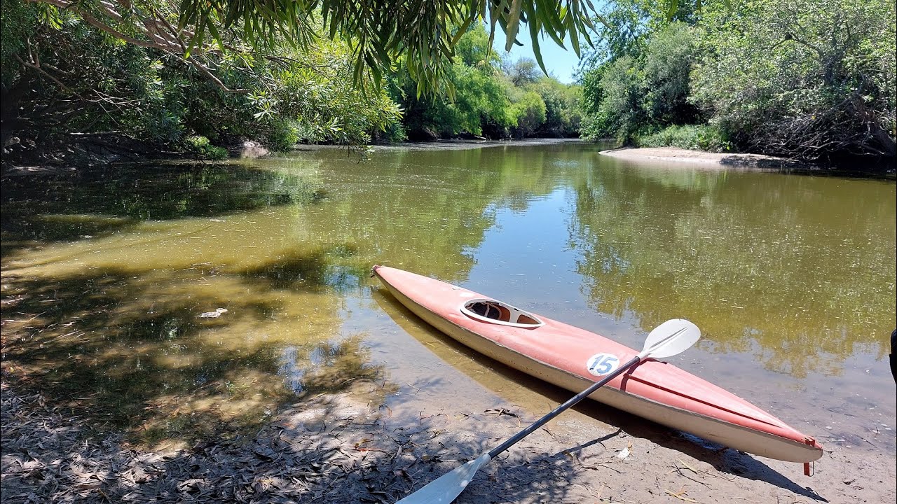 Recorriendo en Kayak el arroyo del Cura