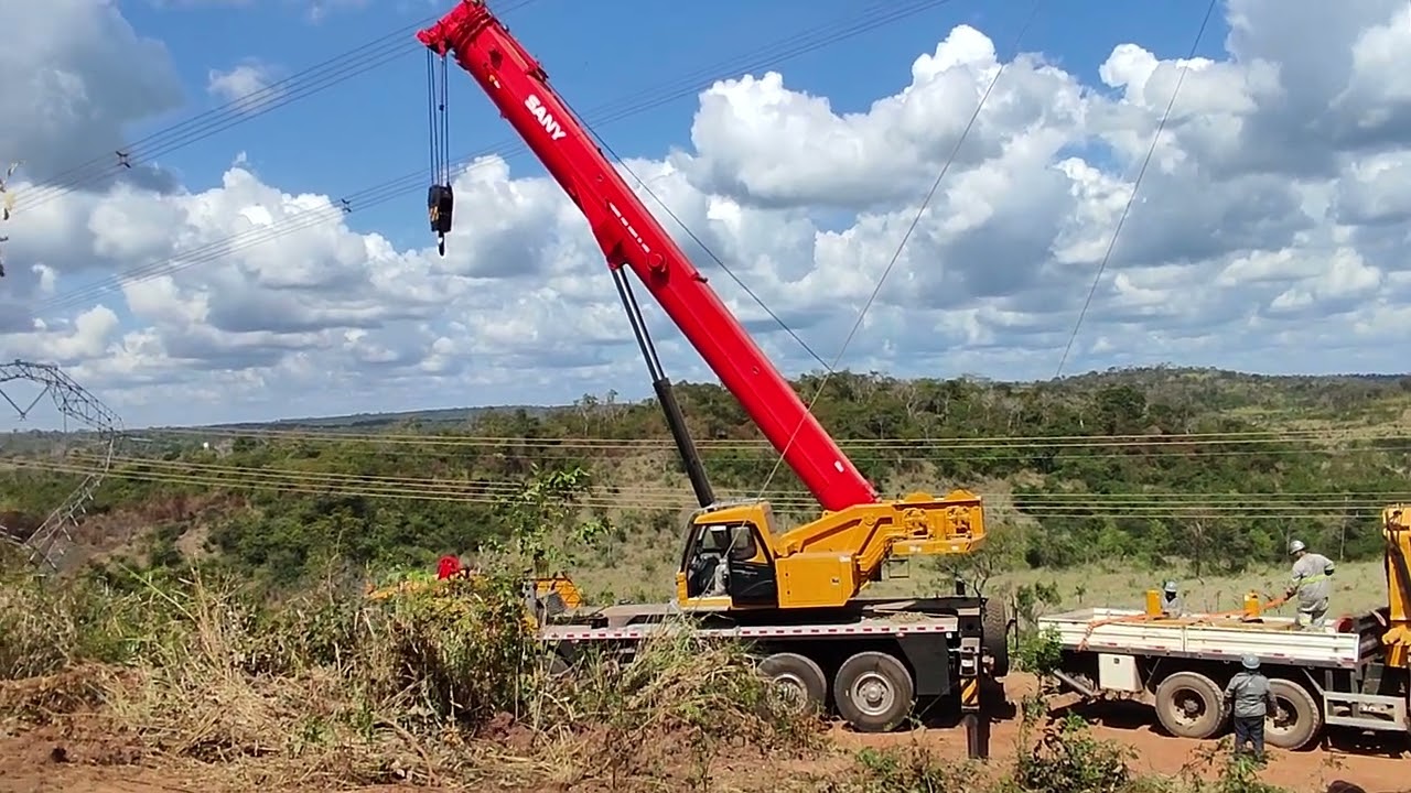 GUINDASTE SANY STC 800T5 LEVANTANDO CONTRA PESO