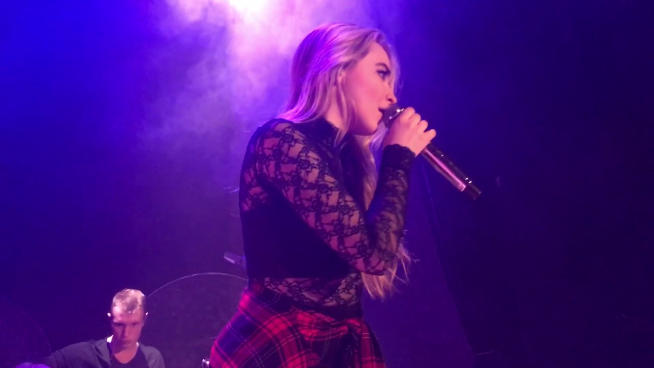 Sabrina Carpenter - Thumbs (Live)