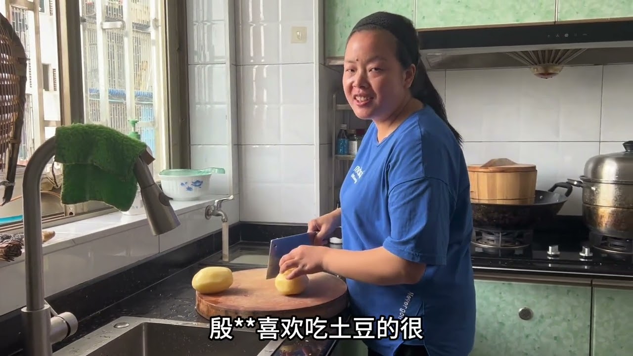 不晓得殷二今天怎么了，一大早在哪儿躺起说他脚痛#夫妻日常 #记录真实生活