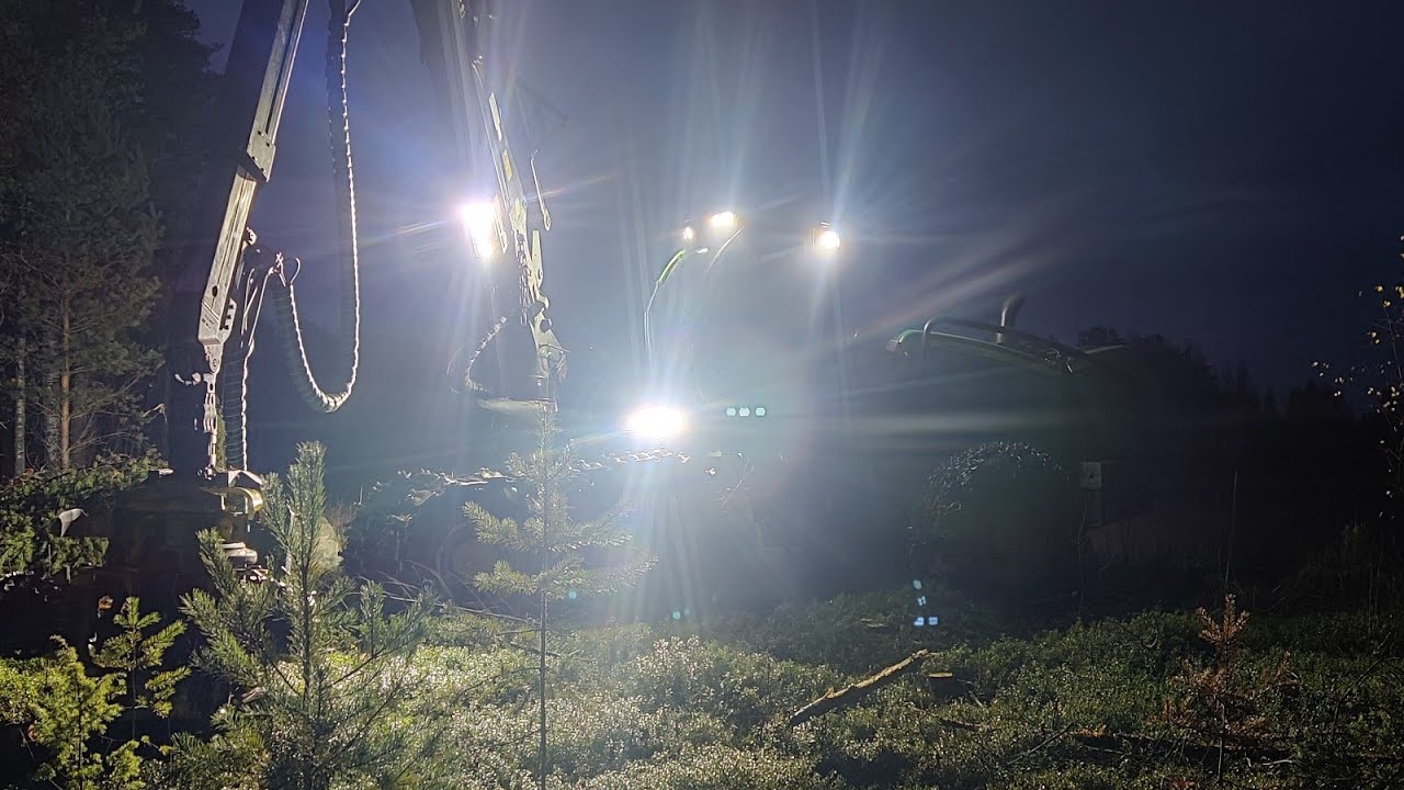 Koivikon väljennystä - John Deere 1270g h414 -