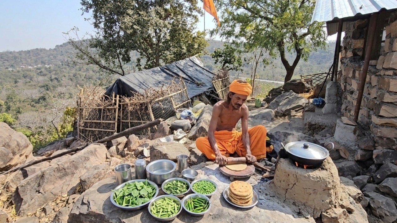 जयंत पहाड़ी में तपस्या कर रहे नांगा संत जी की जंगल सब्जी और टिक्कड़ 