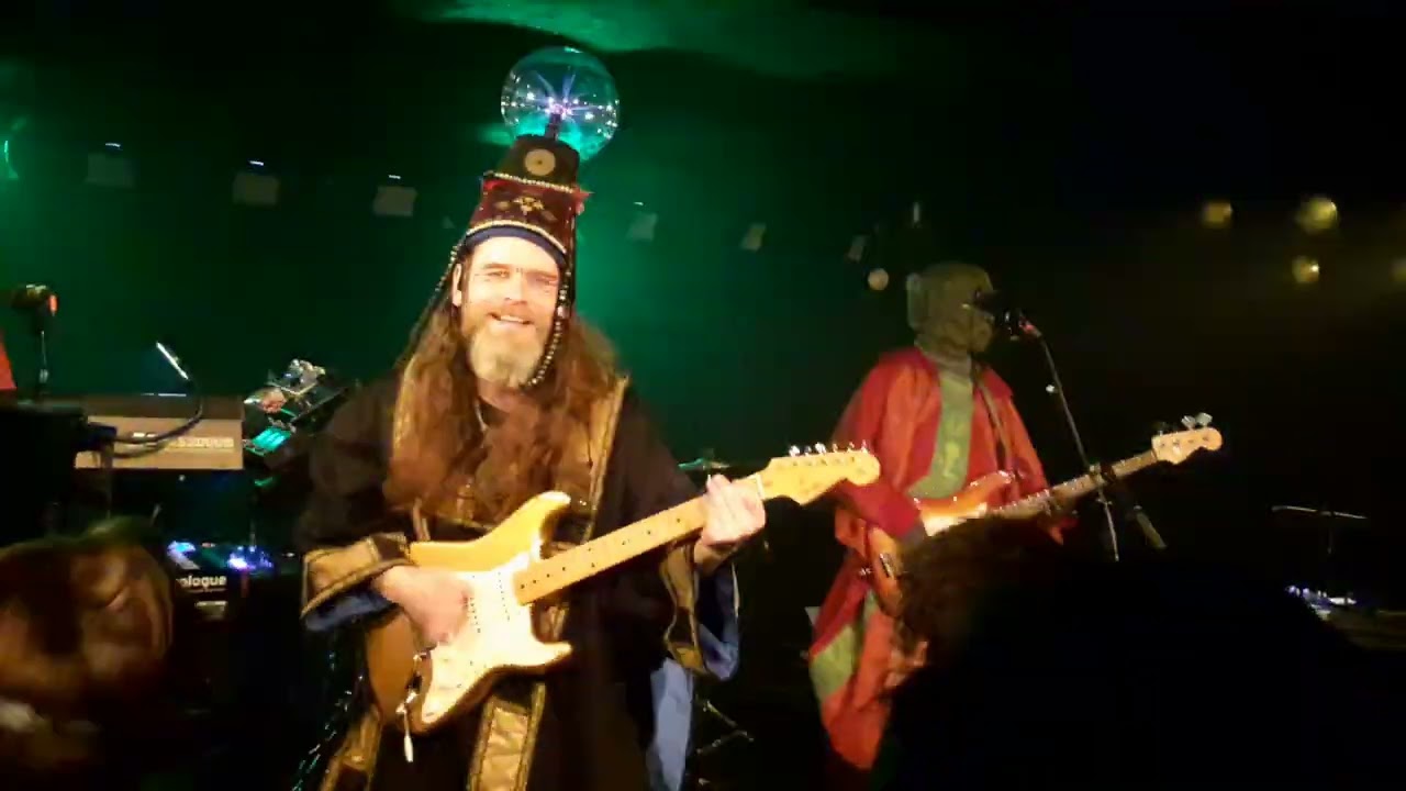 HENGE / Get a Wriggle on    Live Lagerhaus Bremen 12.02.2025