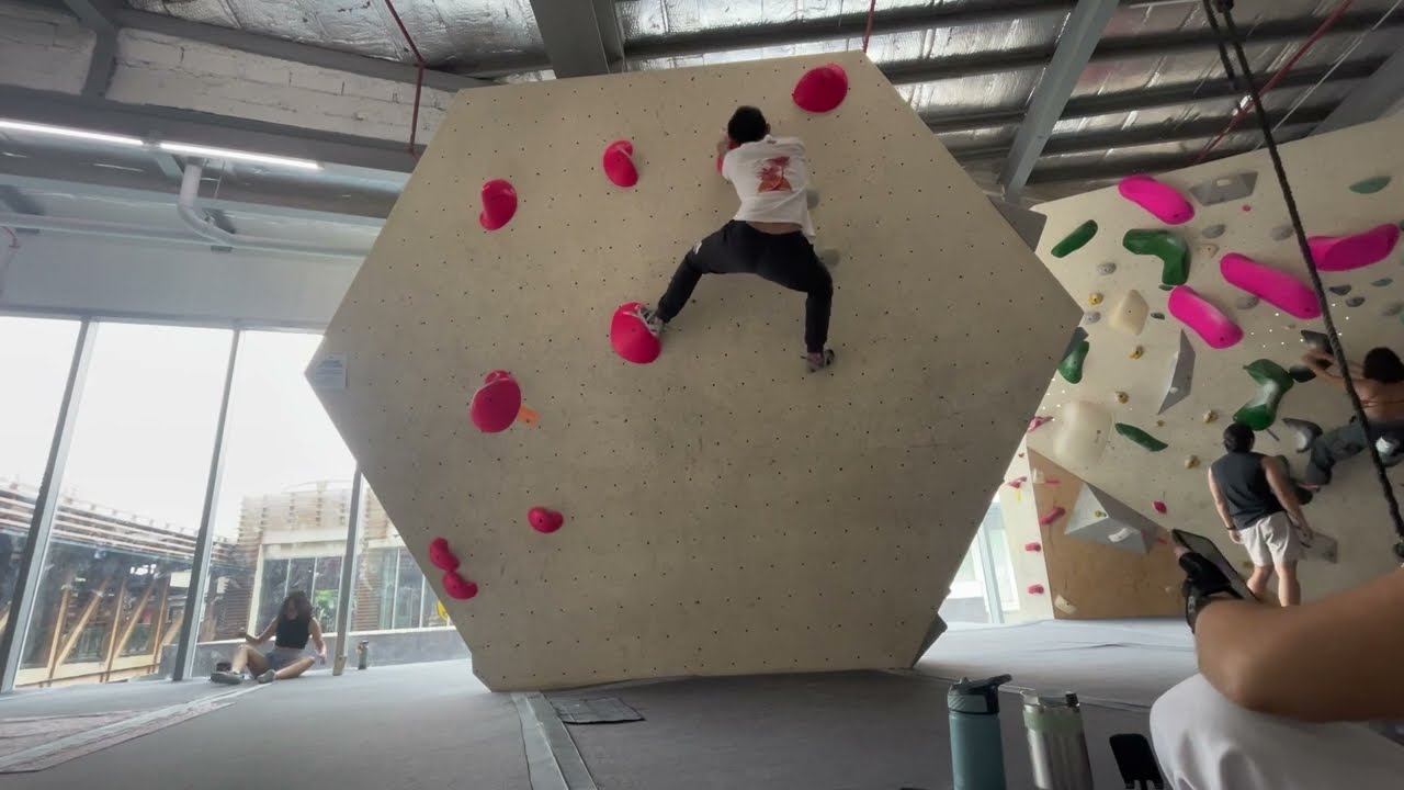 🩷 V4 Boulder - dualtex + smears on overhang