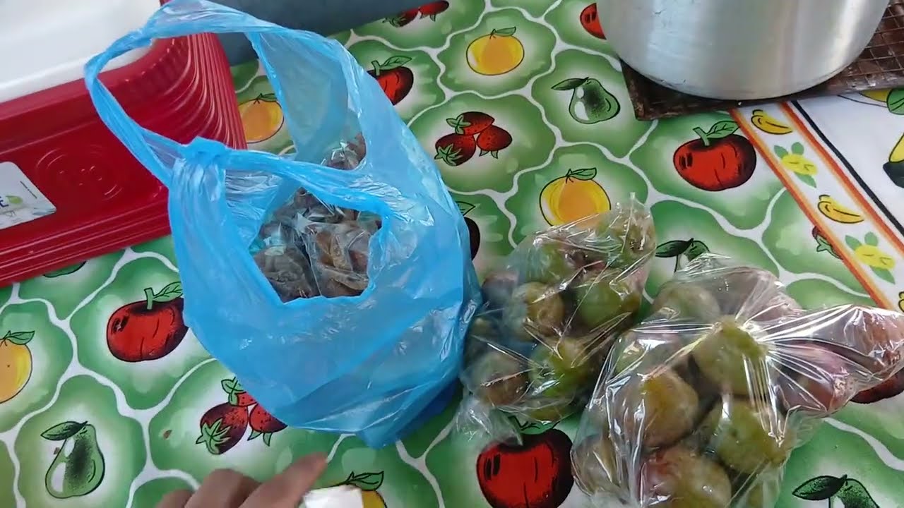 ACOMPAÑENME A COSINAR MI ALMUERZO PESACADO FRITO ABER SI LES GUSTA