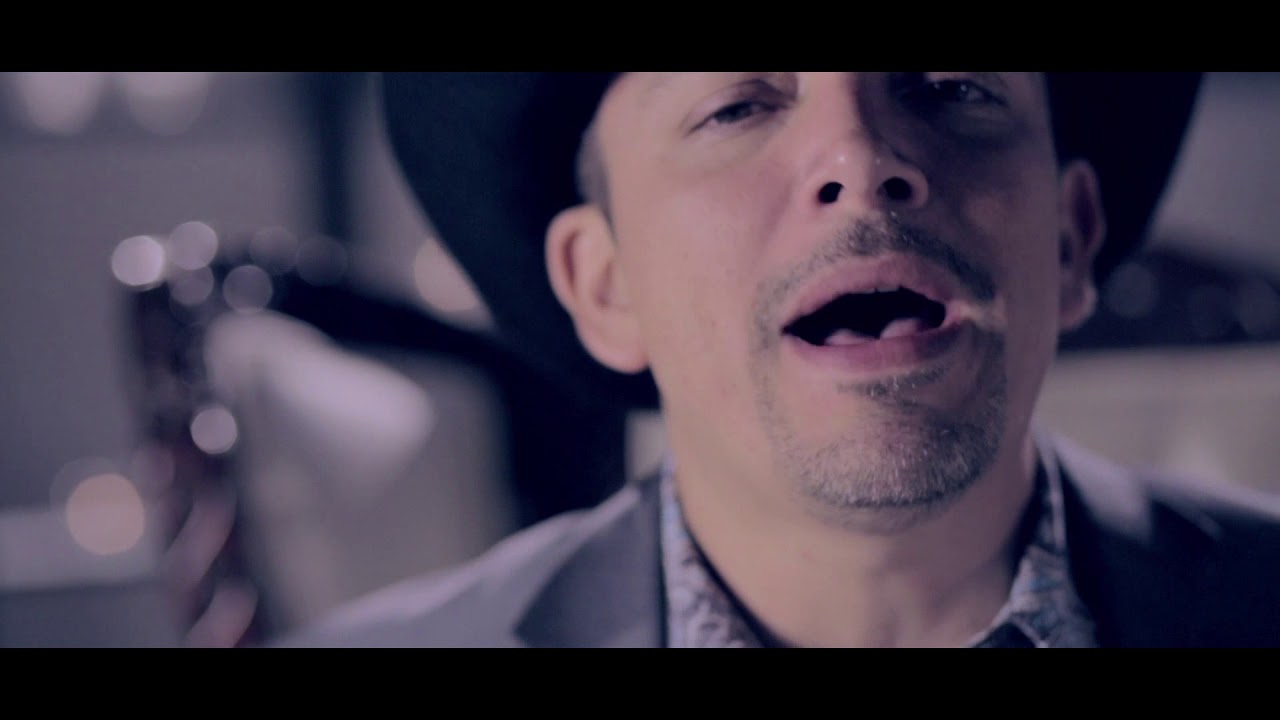 Javier Rios Jr y La Gran Herencia -  Ya No Eres Bienvenida (Video Oficial)