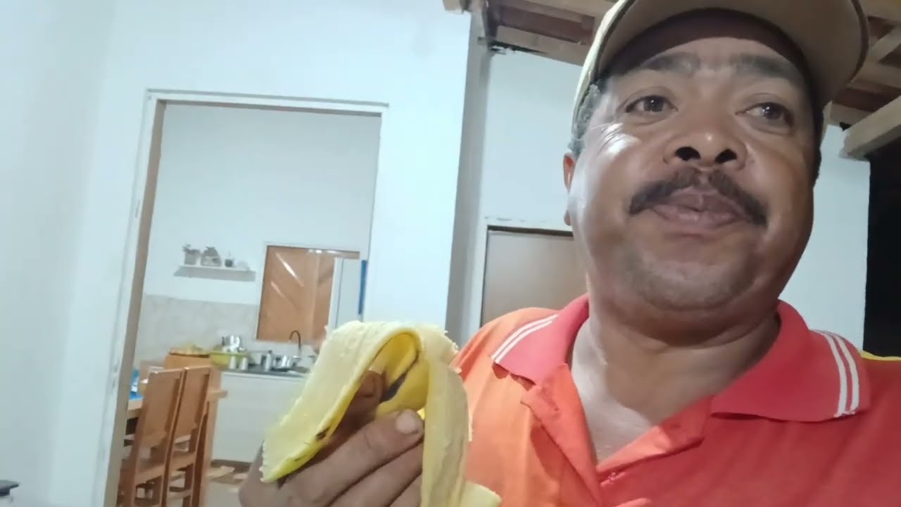 Hj no sítio paraíso fui levar valmira na Rainha, logo após vamos de roça irrigação ♒