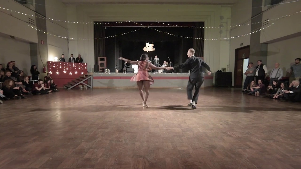 Marie and Anders - The Jingle Ball (Feel Good Swing)