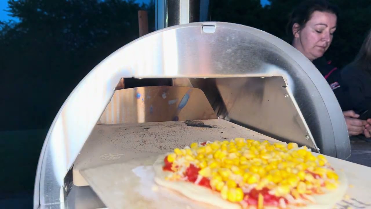 Burnhard Pizzaofen Nero im Test: Ist der mit Holz besser als mit Gas? Perfekte Pizza oder nicht?