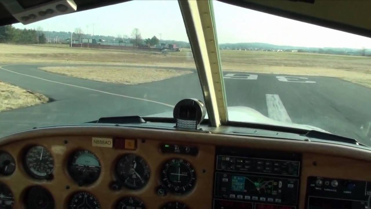 Flying Traffic Patterns At Braden N43 in a PA-28R-180 Piper Arrow