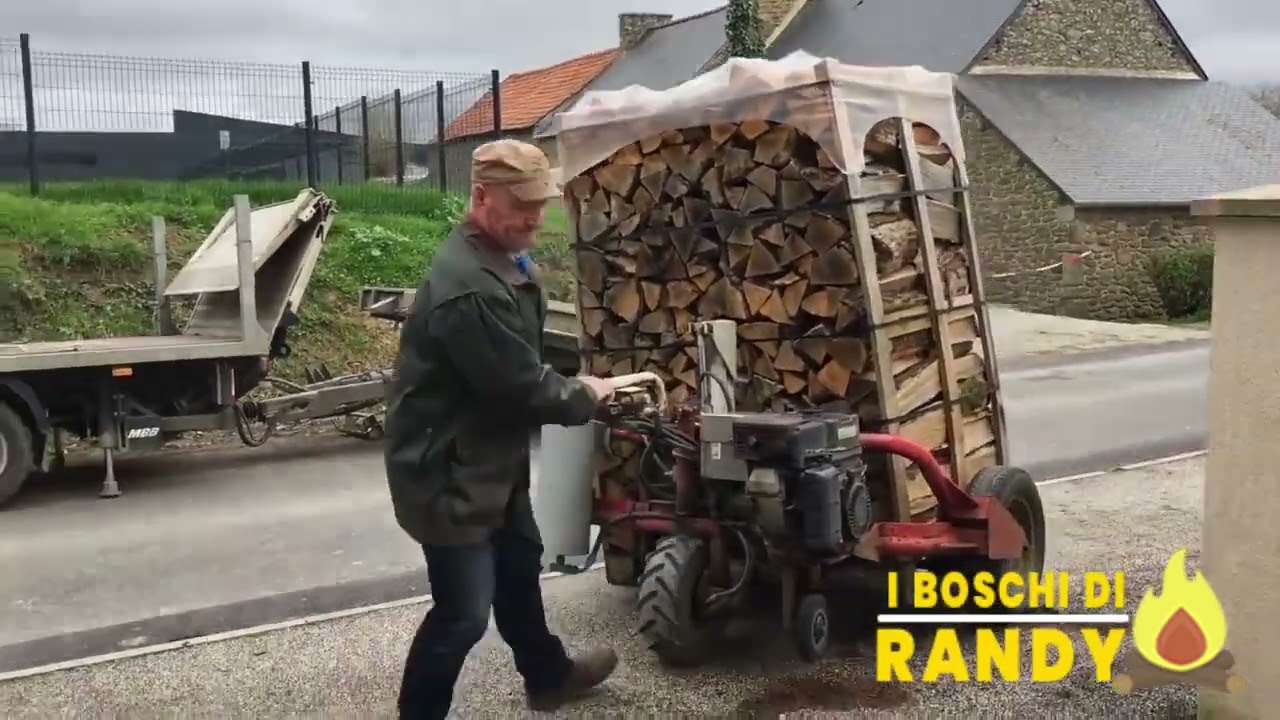 Consegna di legna da ardere a Macerata