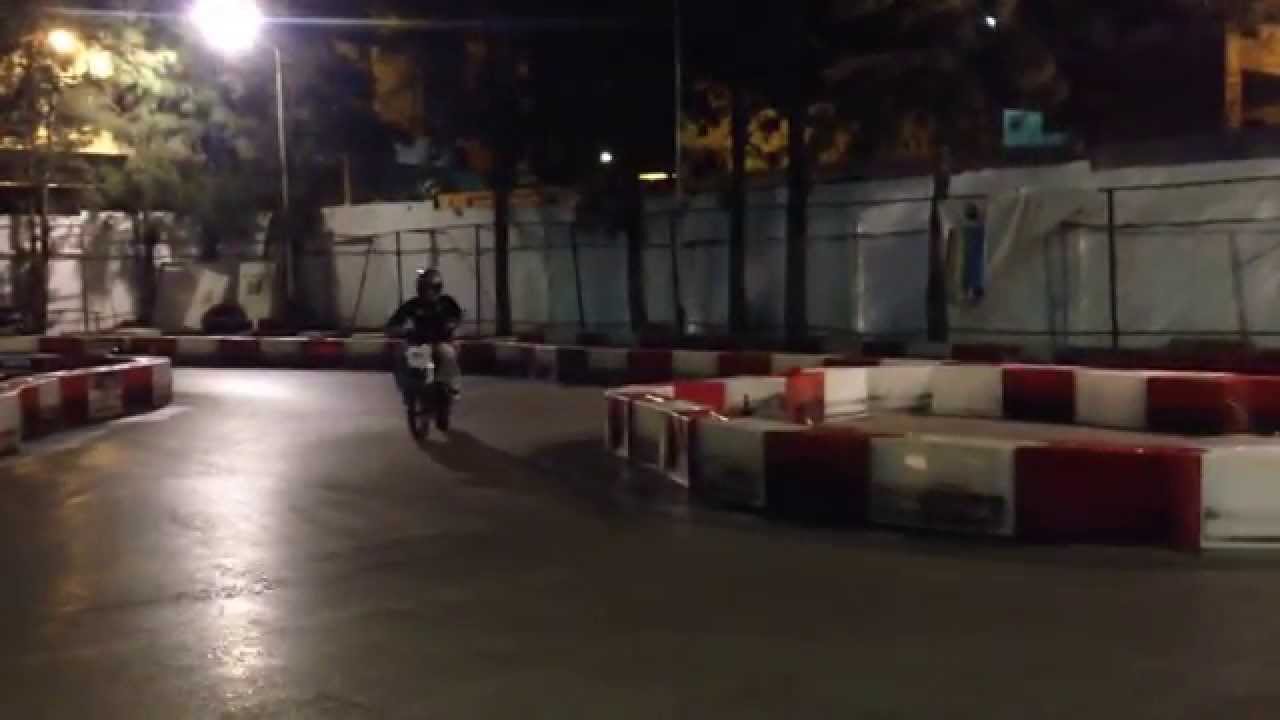 Omar Megari 1er pilote en Africain et Algerien en Handikart sur une Moto