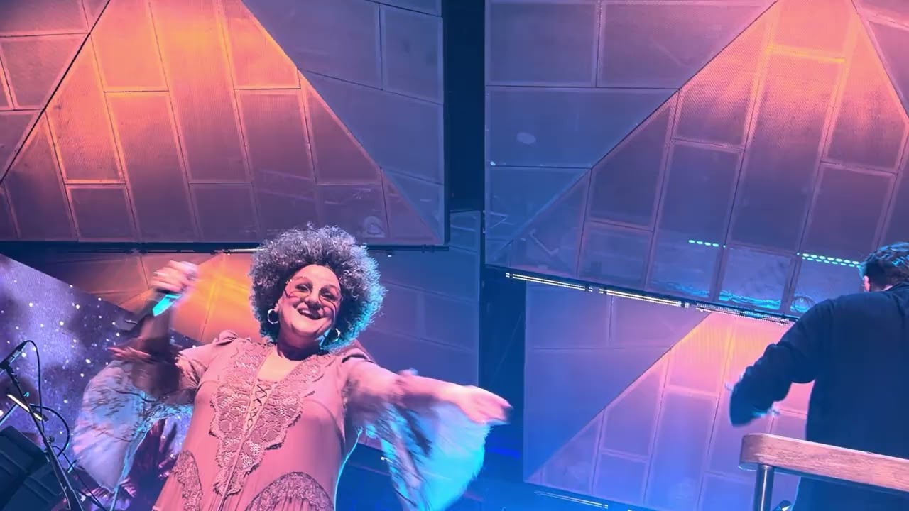 צל עץ תמר קרולינה 