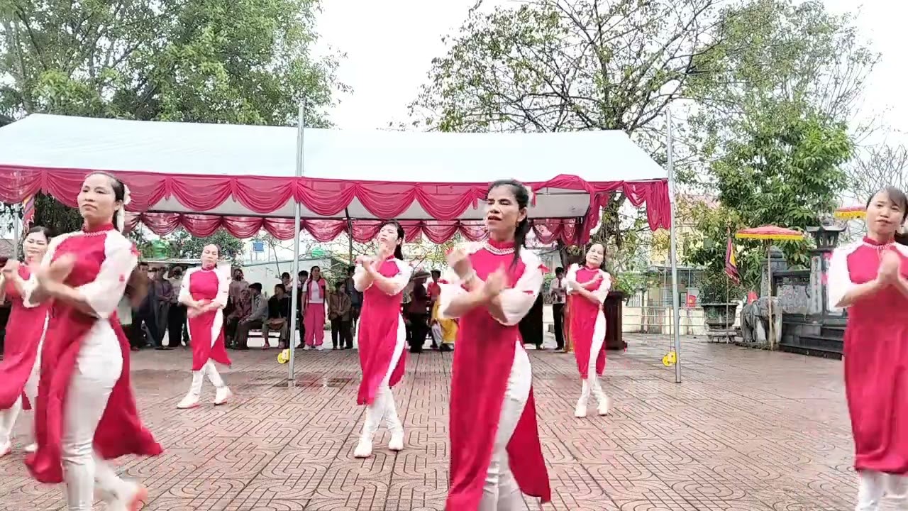 Phố xuân CLB Shuffle minh Đức thiệu long 