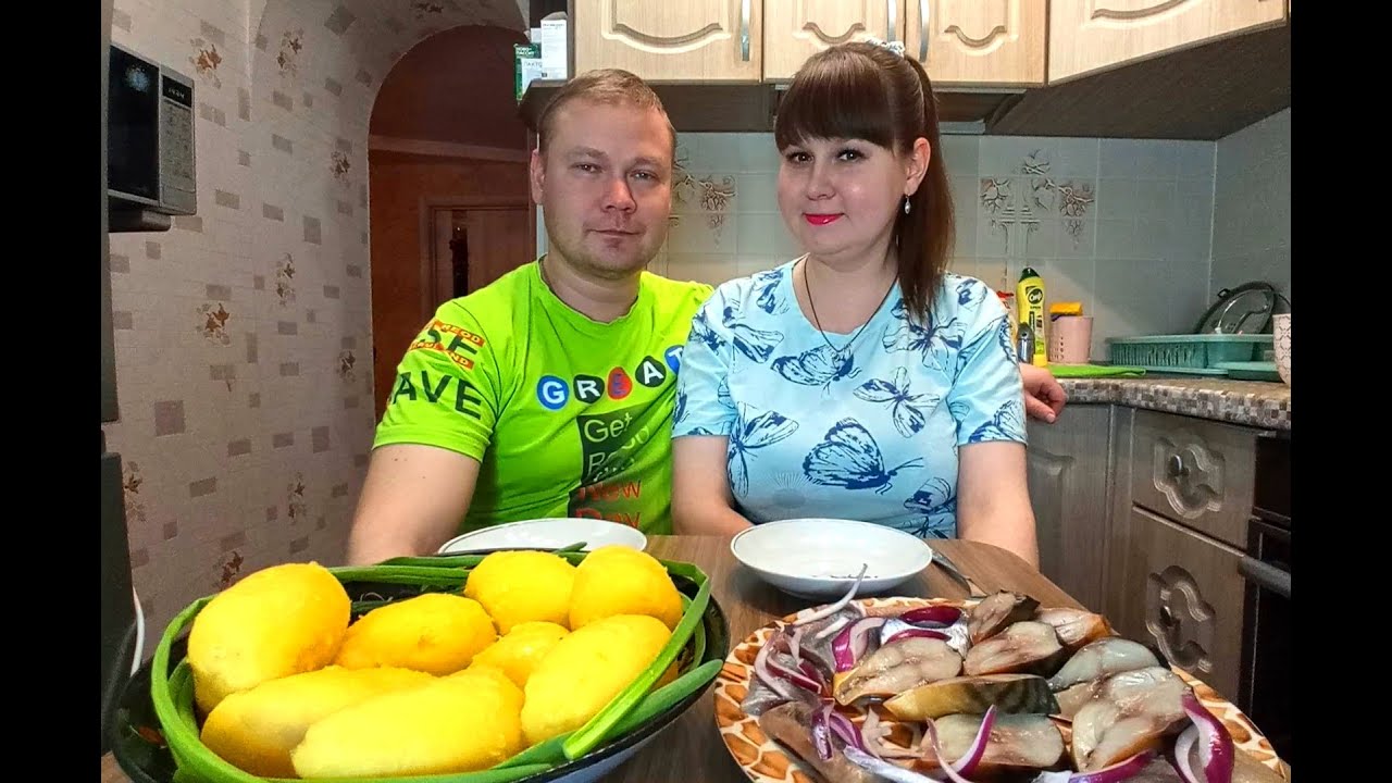 Мукбанг. Отварной картофель с рыбкой
