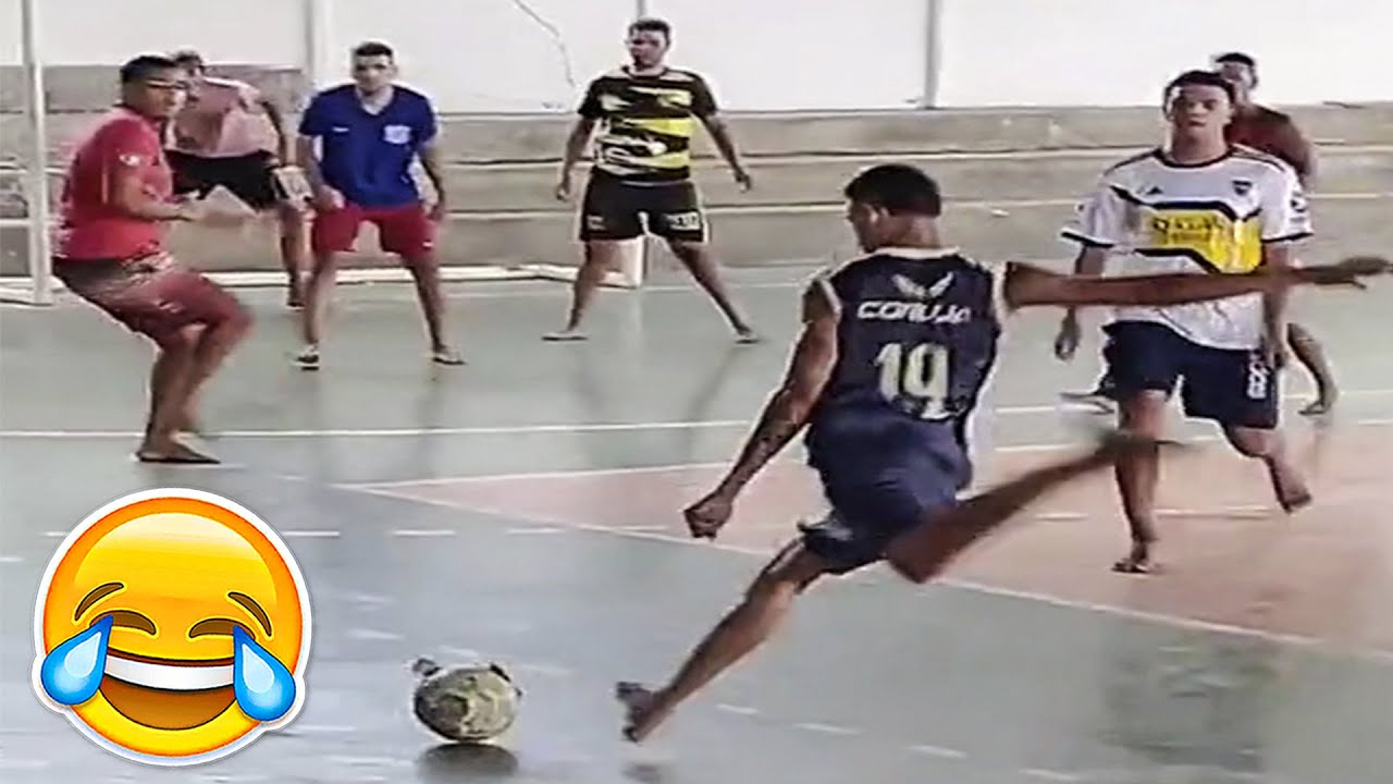 FUNNIEST FOOTBALL FAILS OF THE YEAR 2025 😂 TRY NOT TO LAUGH