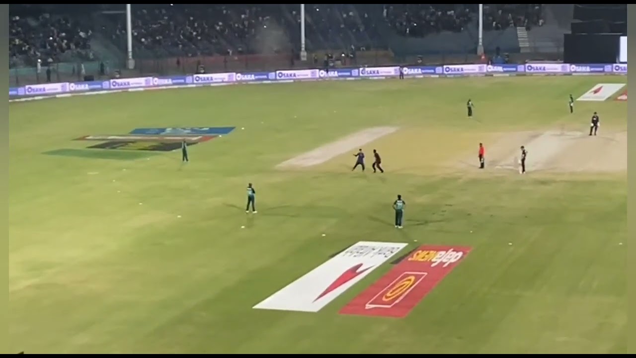 Babar Azam Fan in Stadium | National Stadium Karachi | Fan Moments