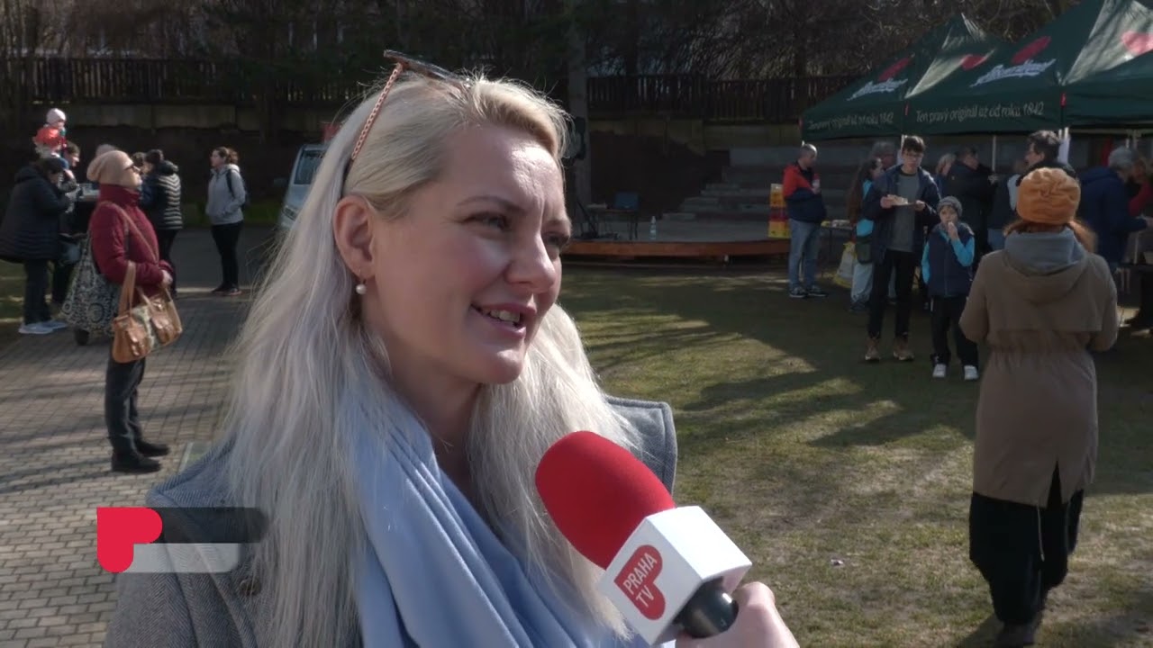 Před KC Zahrada zavoněly zabijačkové dobroty