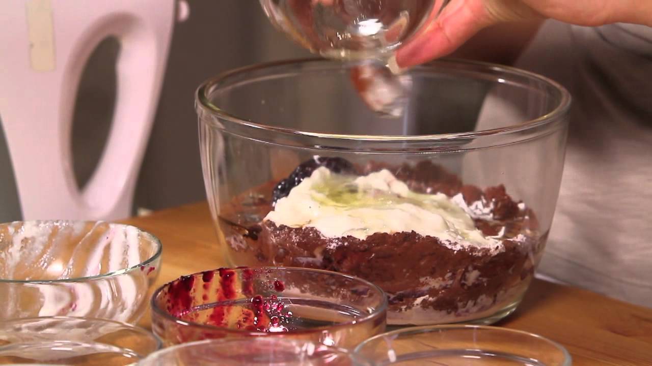 Kuhari : Ana &Scaron;enija - Čokoladna torta sa džemom od borovnica