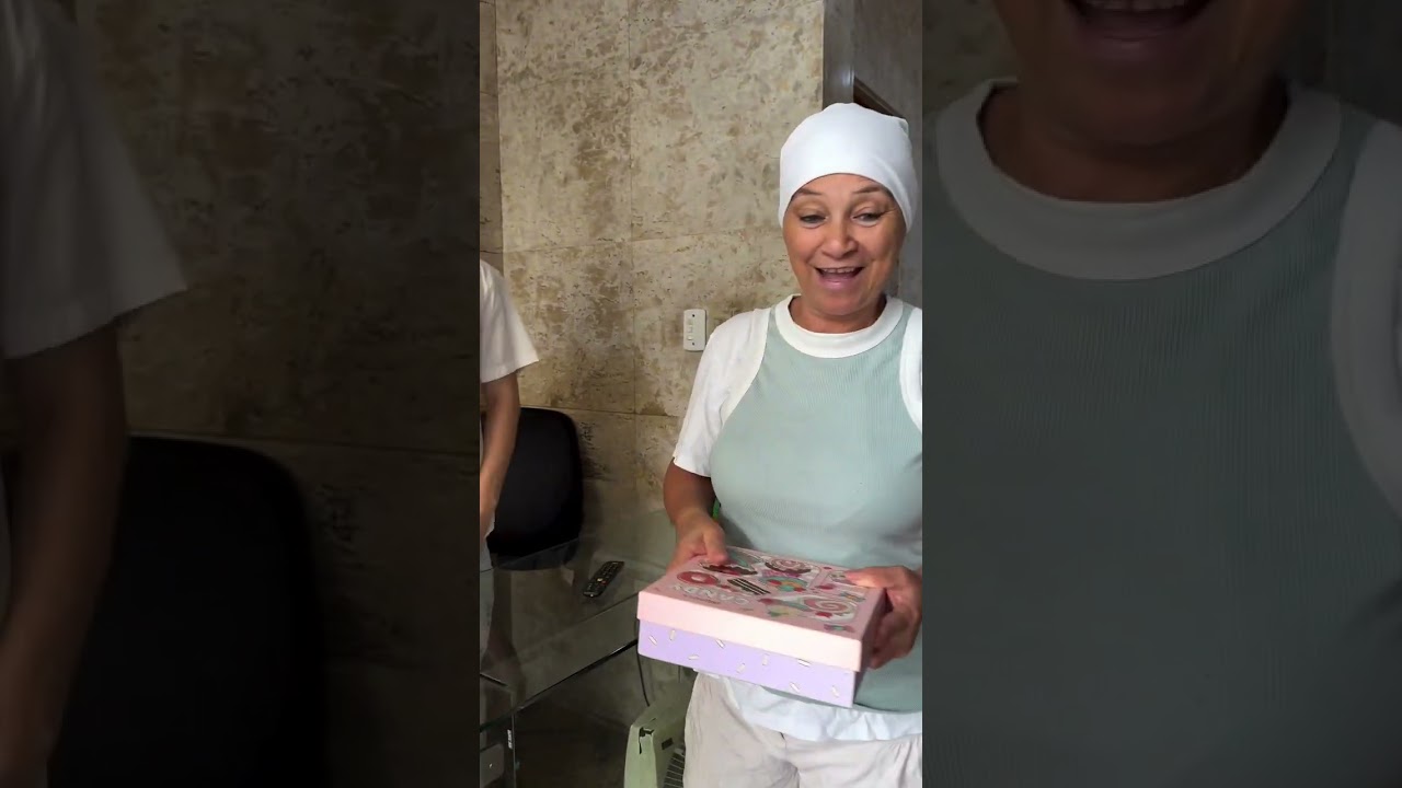 A filha não lembrou do aniversário da mãe mas o porteiro sim! 🥹😭💔