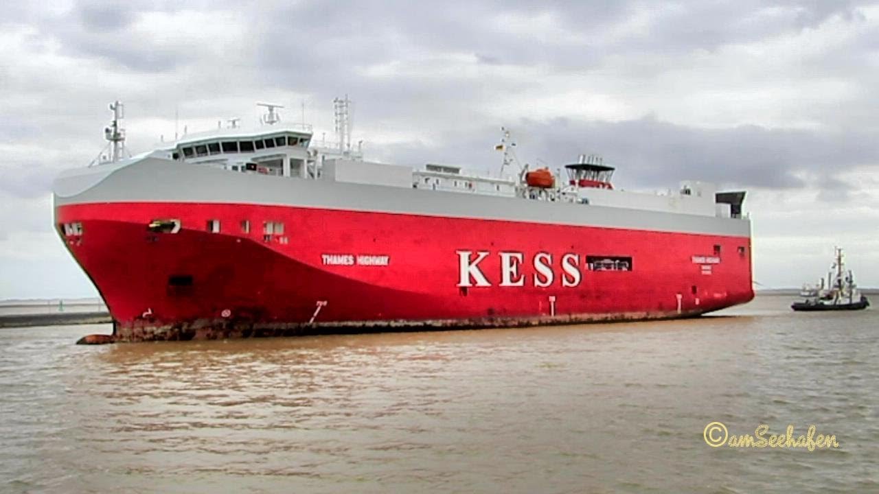 THAMES HIGHWAY C6UR4 IMO 9316294 Emden Autotransporter Car Carrier with tug mit Schlepper