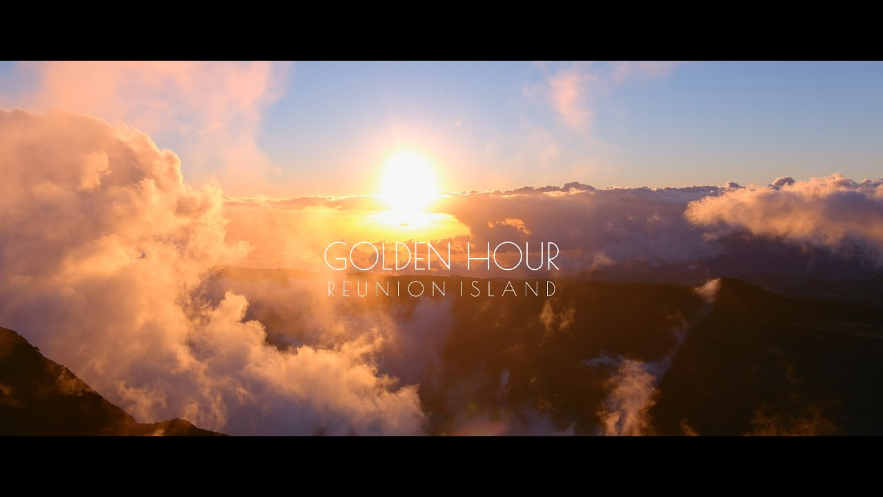 GOLDEN HOUR  & coucher de soleil au cratère Commerson ( REUNION ISLAND ) 4k cinematic drone