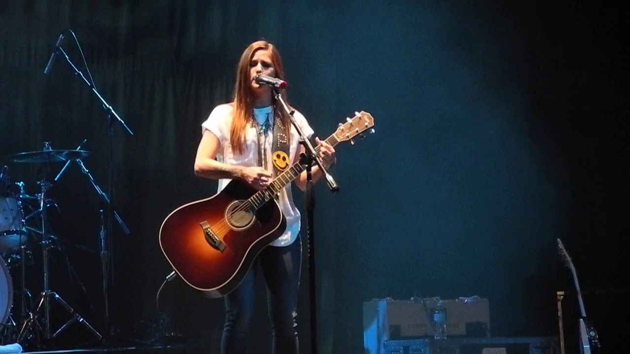 2014 08 22 Cassadee Pope - Edge Of A Thunderstorm