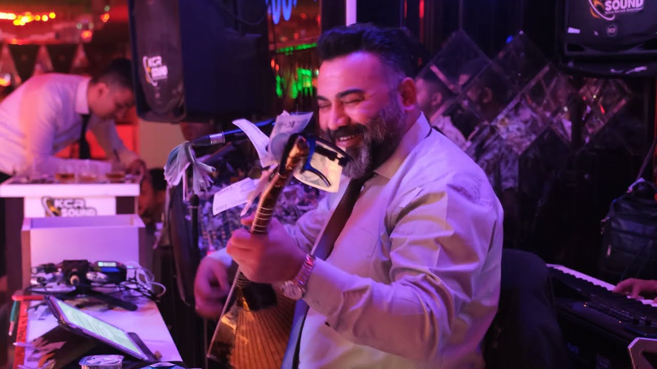 G&uuml;d&uuml;ll&uuml; Erg&uuml;n - Akraba & Kırmızı Motor (Canlı Performans)
