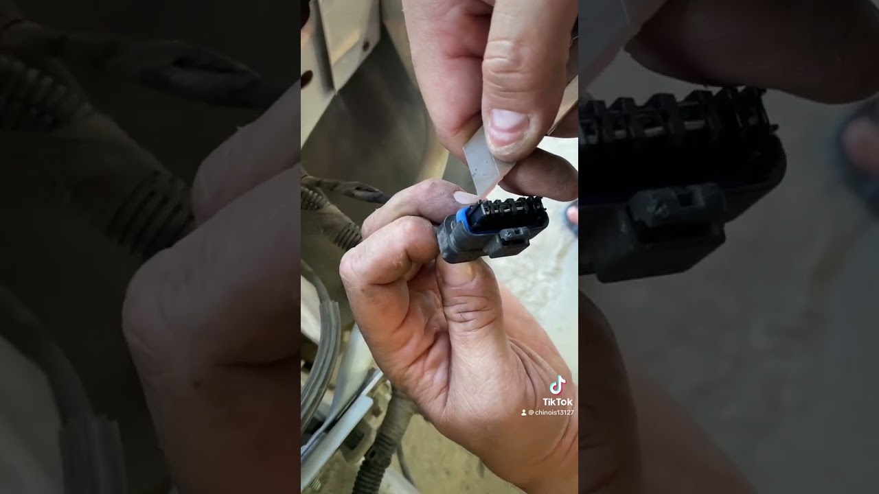Modification connecteur avant Clio 4 halogène vers Clio 4 full Led