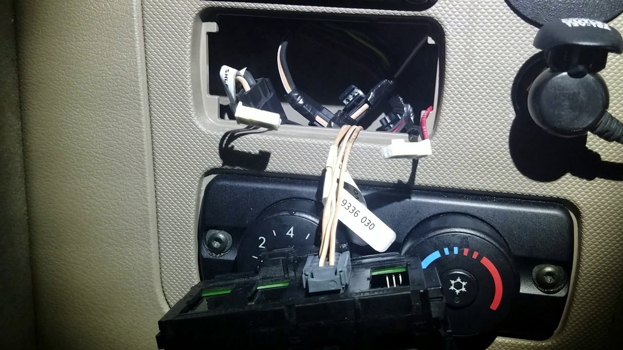 Freightliner Cascadia interior light issue