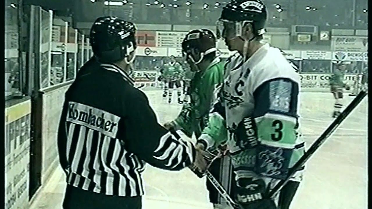 1996  08 25  Nostalgie, 2 Liga West 7SP ESC Moskitos Essen vs  Herner EV mit Otto Waalkes