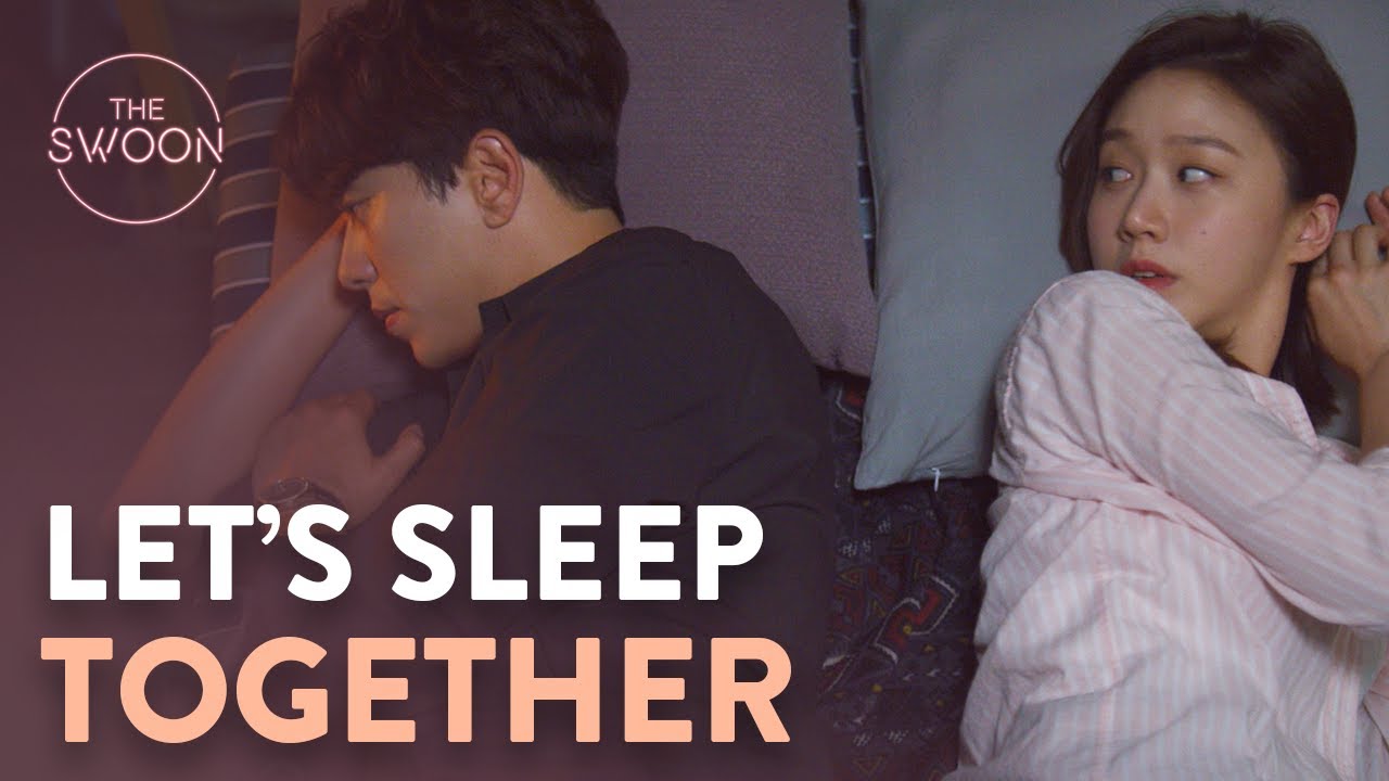 Yoon Hyun-min and Ko Sung-hee sneak looks at each other in bed | My Holo Love Ep 11 [ENG SUB]