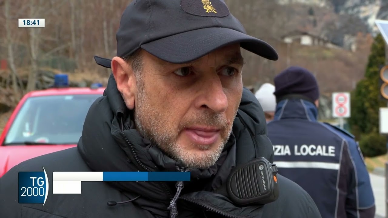 Valtellina, elicottero contro parete rocciosa. Un morto
