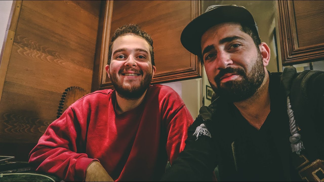 الحصول على سكن مجاني خلال سفرك: حياتي في الهوستل Volunteering at Hostels
