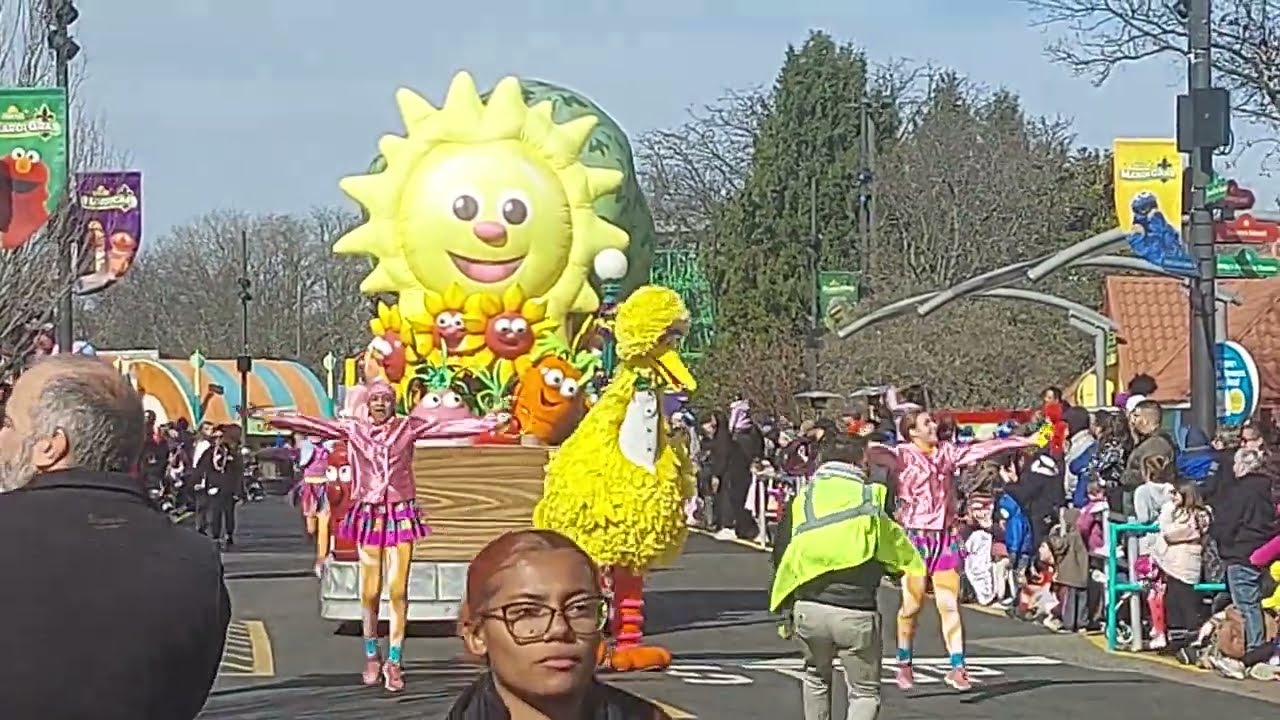 Mardi Gras Parade Sesame Place Sesame Street Characters Sea World Mardi Gras Celebration