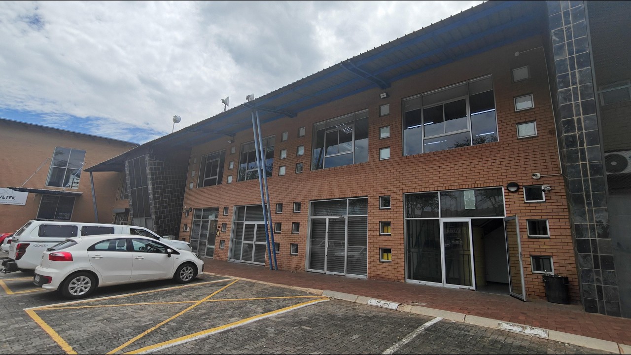 450m² Industrial Unit to Let in Strijdom Park, with Solar Power in Skyview Retail Park