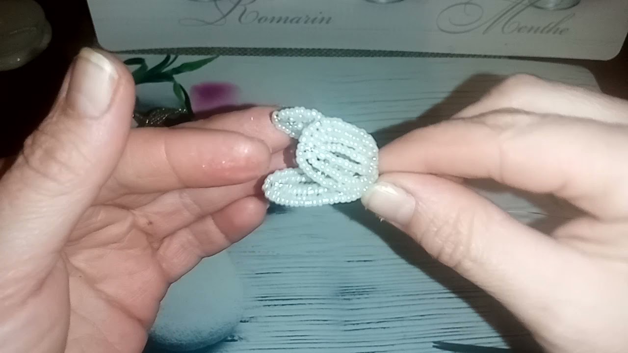 Подснежники из бисера /цветы из бисера