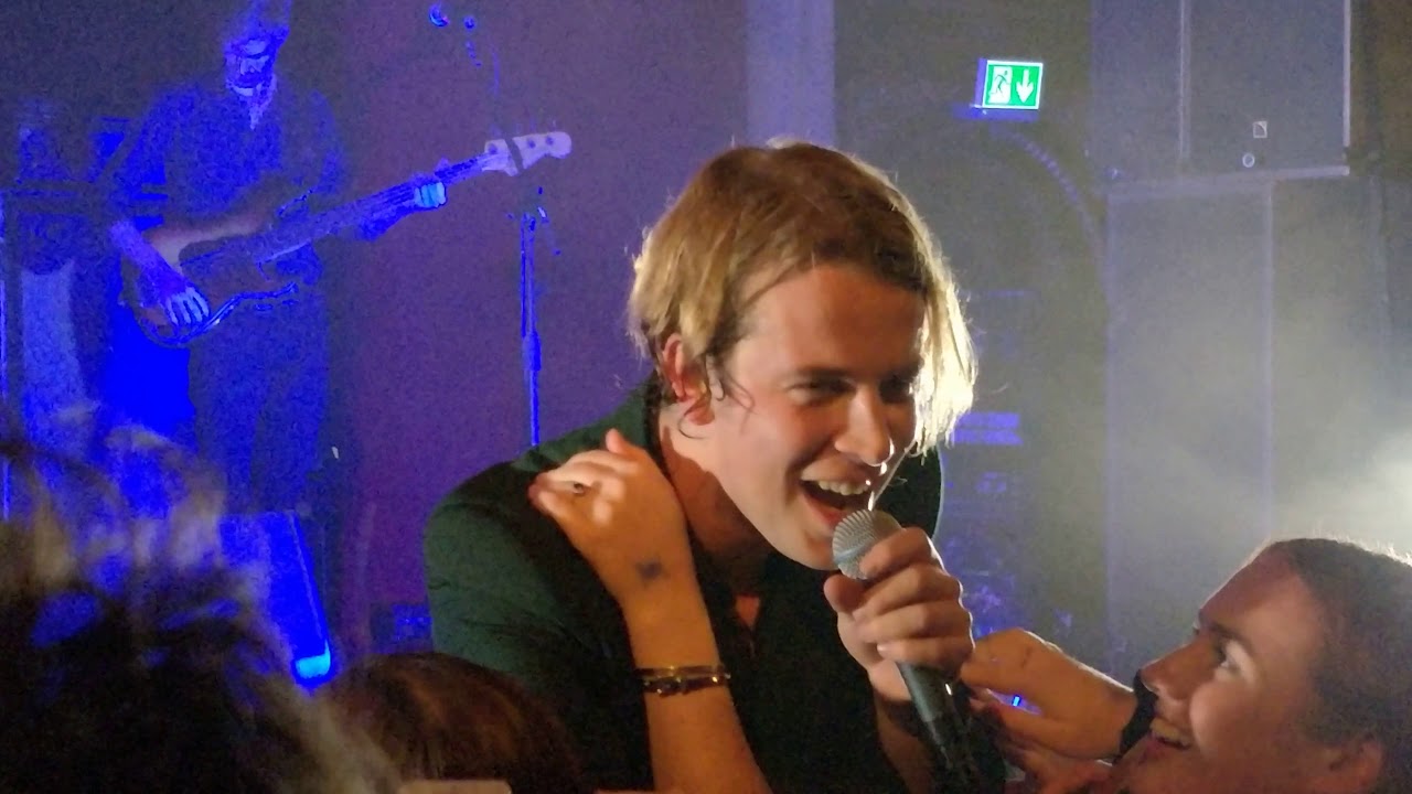 Tom Odell - Hold me live in Stockholm, Berns 10/11/2018