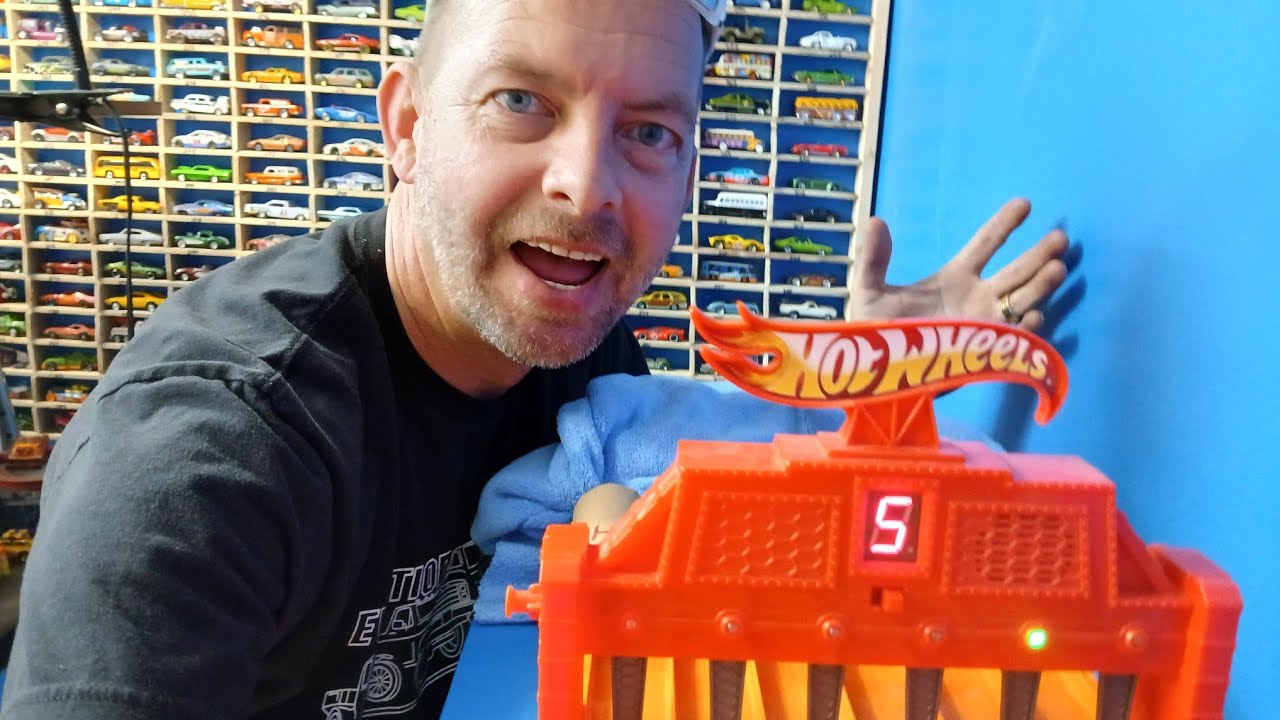 Распродажа старых машинок Hot Wheels Racing Yard Sale! Специальное предложение!