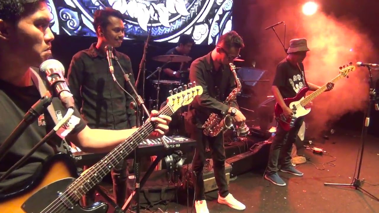 HEBOH !!!  BAND INI BIKIN DEWA 19 KETAR KETIR