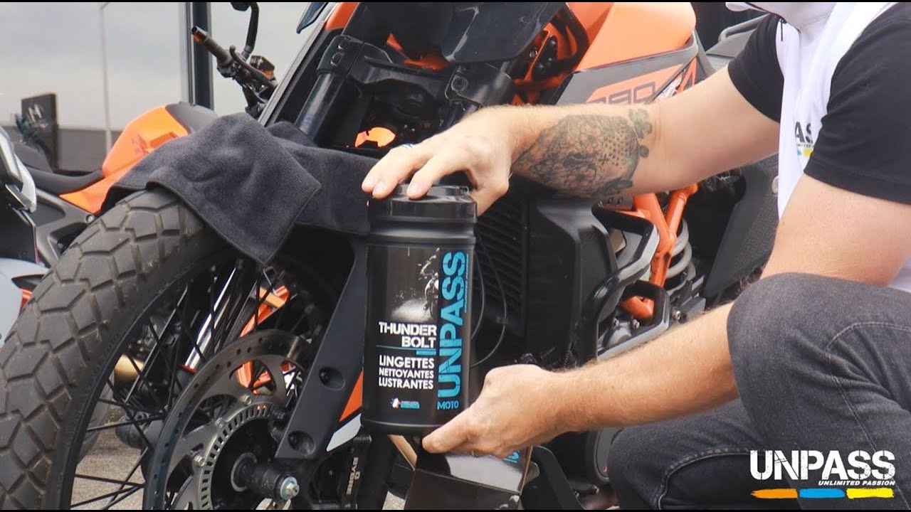 La lingette préférée des passionnés de moto : THUNDERBOLT