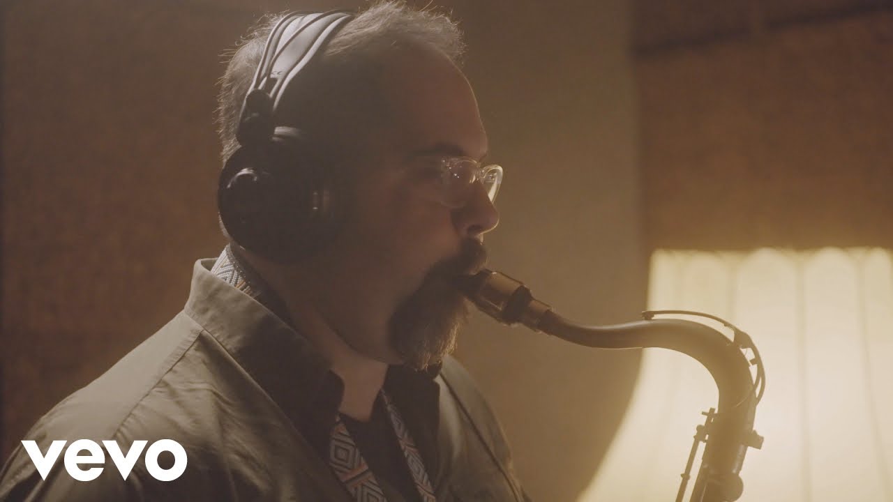 Carlo Muscat - For The Walking Woman (Official Video)