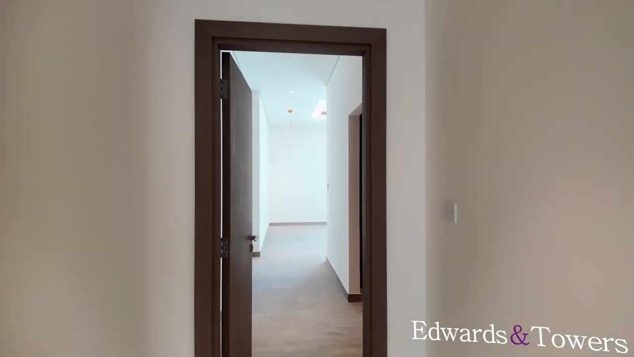 6 Bedrooms Villa in District One | For Sale