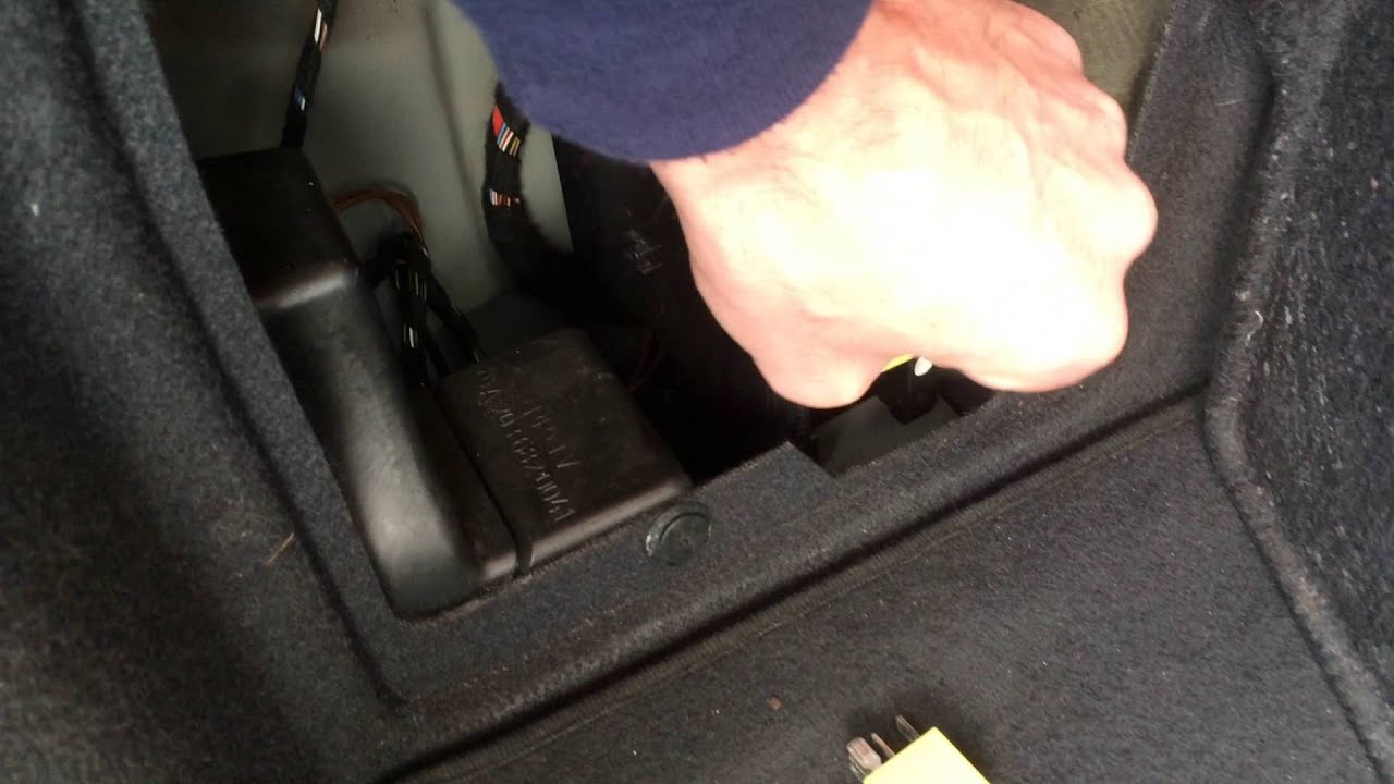 Mercedes C220 CDi Coupe 2001 Stuck Fuel Flap