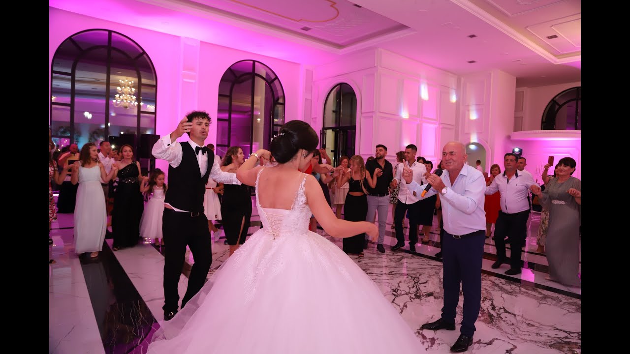 Suprize nga Shoqeria - Vaske Curri ne dasmen e Yçes