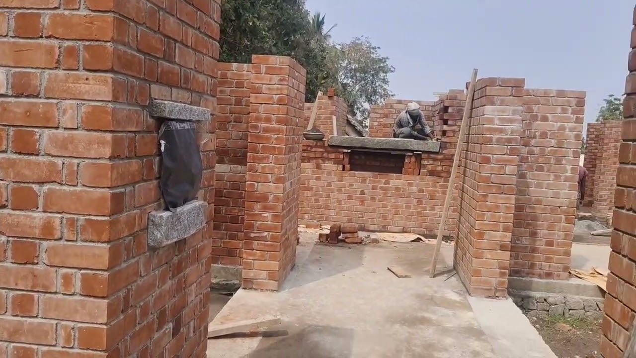Exposed brick work #loadbearingstructure #ecofriendlyhouse#crmasonry#rrmasonry@urvidevelopers6647