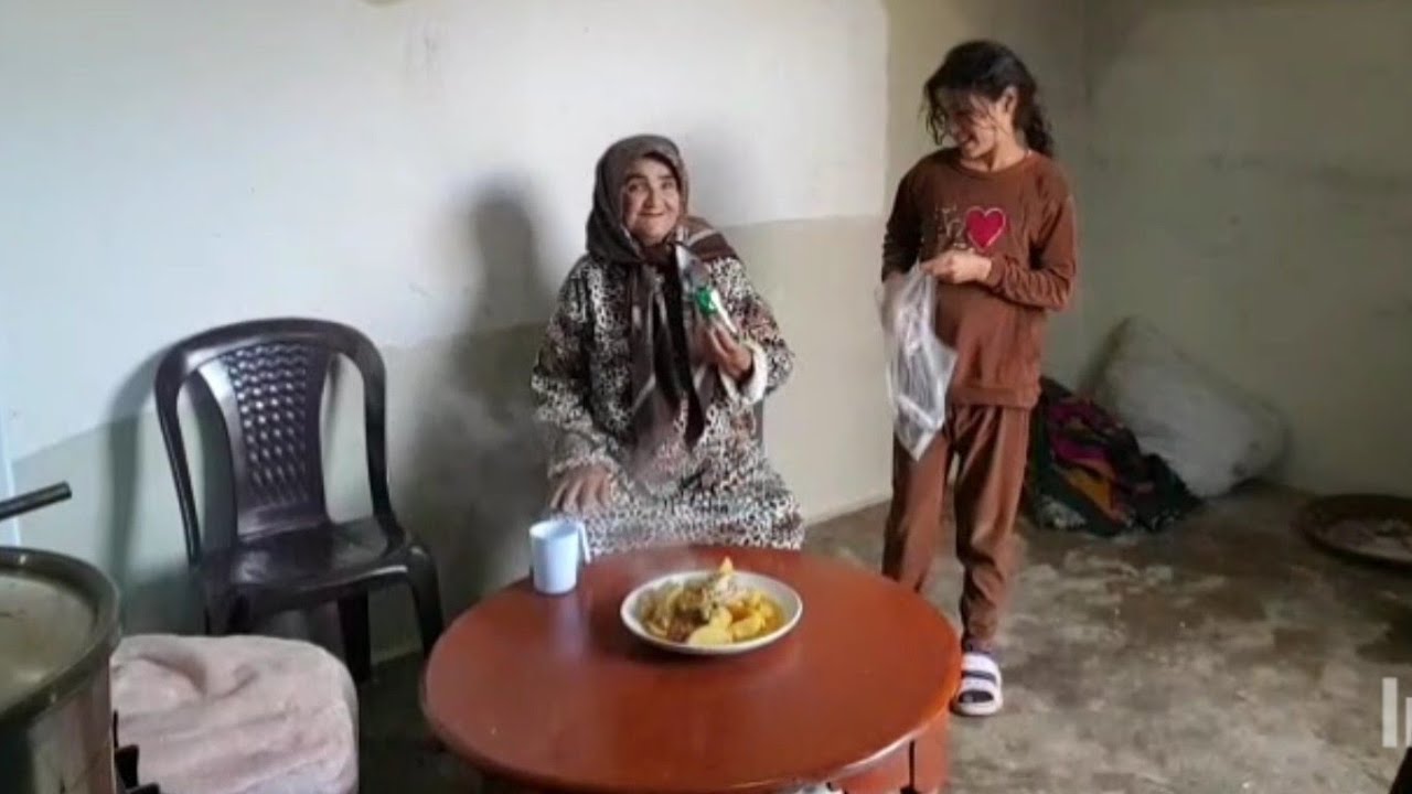 أمي تآمر وأنا نغامر كلشي يجي بين يديها رمضان كريم لجميع 