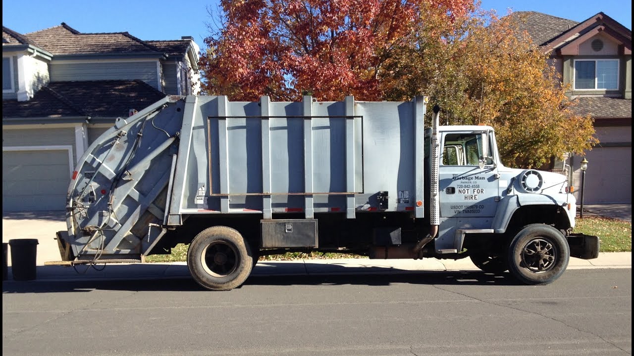 1995 Ford L8000 Garbage Truck